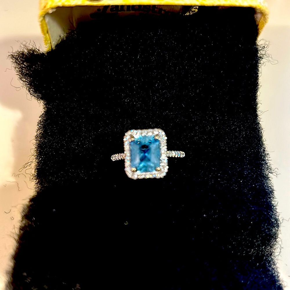 Lady’s Aqua and Diamond Ring